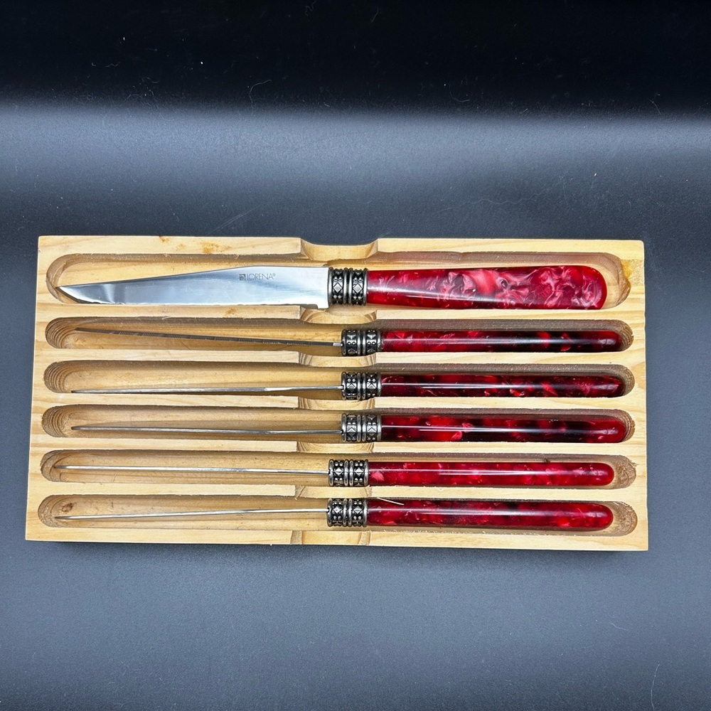 Vintage Lorena Resin Stainless Steal Red Steak Knife Set of 6 Knives With Holder